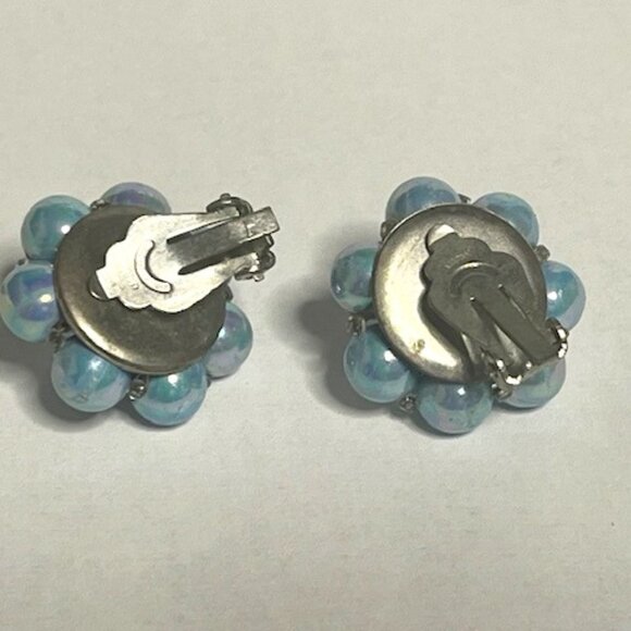 VTG Blue Faux Pearl Cluster Clip On Earrings Japan Silver Tone 1" - Picture 3 of 15